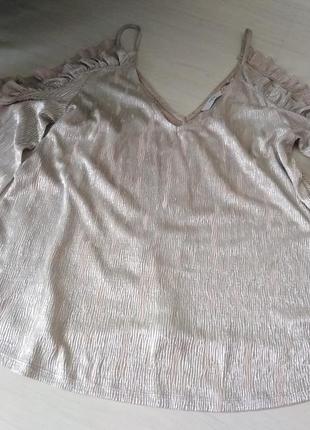 Блуза с вырезами на рукавах цвета металлик.4 фото