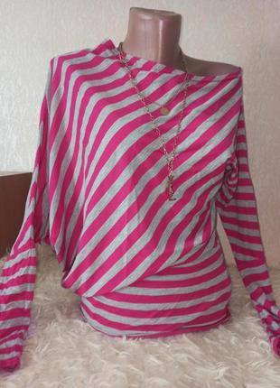 Кофта в полоску на одно плече