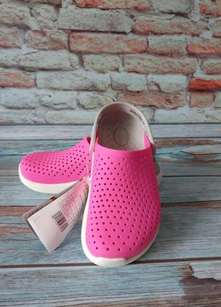 Клоги унисекс crocs literide clog electric pink white


j5 37-382 фото