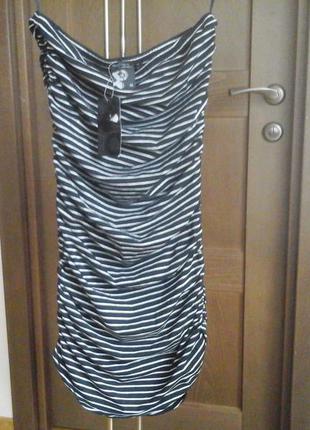 Платье без бретелек