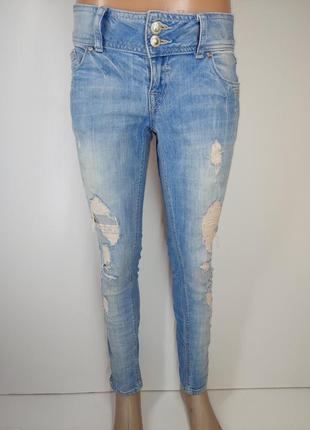 Завужені джинси