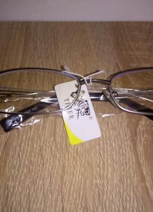 Оправа стильна