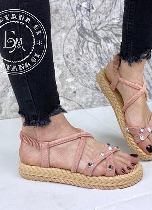 Оригінальні плетені босоніжки / пудрові3 фото