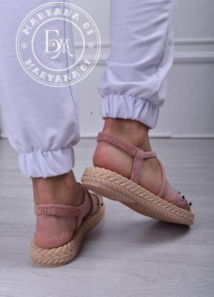 Оригінальні плетені босоніжки / пудрові7 фото