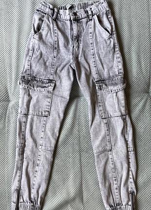 Сірі джинси джогери