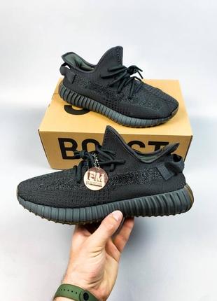 Кросівки yeezy boost 350 v2 
рефлективная полоса кроссовки2 фото