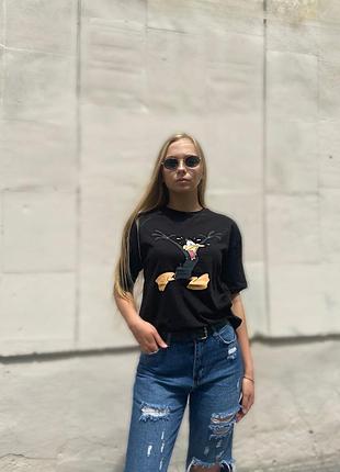 Популярная футболка даффи-дак