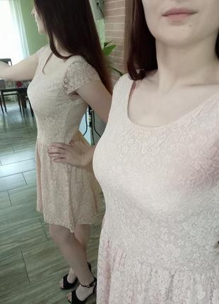 Нежно-розовое кружевное платье7 фото