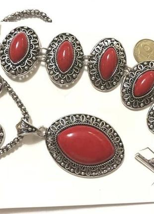 Комплект з натуральним каменем корал