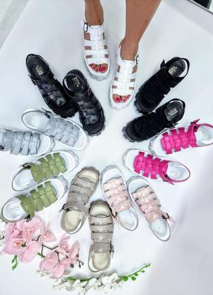 Босоніжки натуральна шкіра тракторна підошва