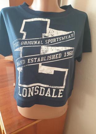 Коротка футболка lonsdale