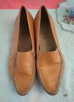 Туфлі шкіряні.