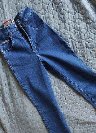 Трендовые стрейч джинсы comodor4 фото