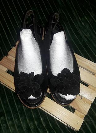 Чорні босоніжки - 39р.-24,5 см, висота 6 см, зпереду 1см