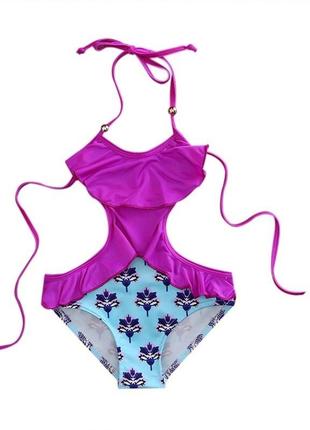 Красивый модный купальник