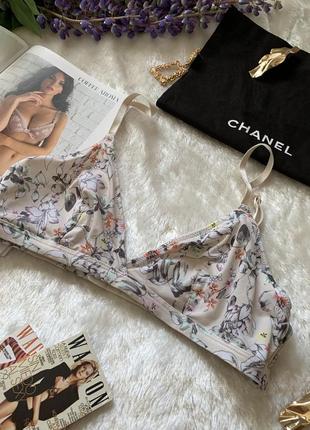 Красивый бра в цветочек