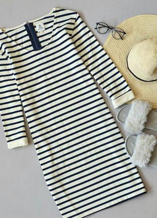 Плаття в смужку