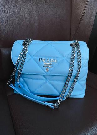 Женская кожаная сумочка клатч с цепью голубого цвета8 фото