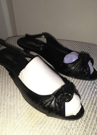❤️акция 1+1=3 лаковые босоножки buffalo 38 размер.