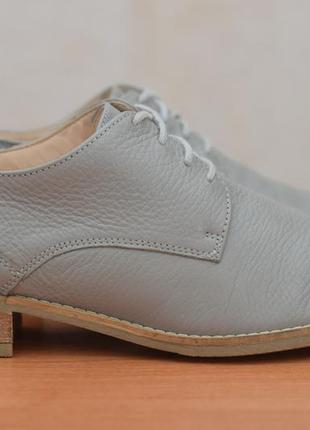 Сірі жіночі шкіряні туфлі clarks, 39.5 розмір. оригінал