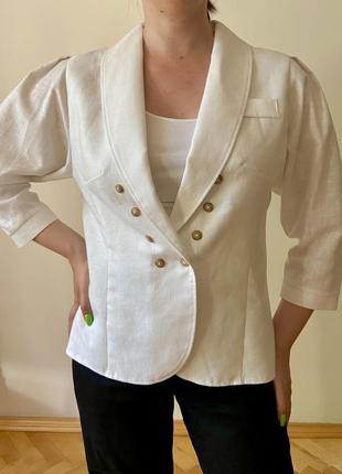 Актуальный белый жакет пиджак блейзер летний с объемными рукавами баф винтаж