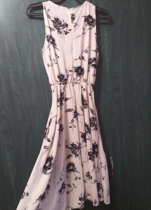 Чорно-белое платье, цветочный принт4 фото