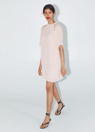 Пудровое плаття zara