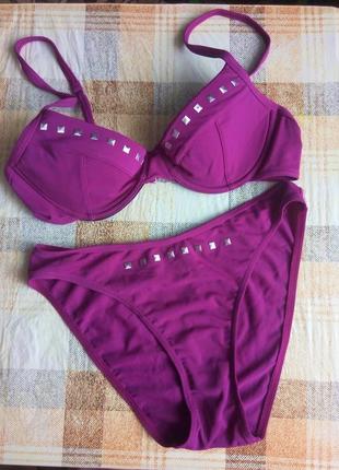 Яскравий купальник ліф бандо плавки