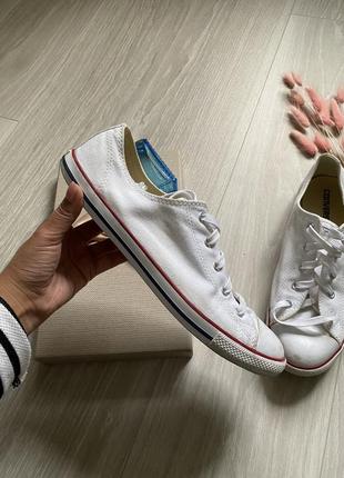 Білі кеди converse