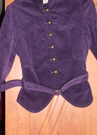 Вельветовый пиджак лавандового цвета с медными пуговицами2 фото