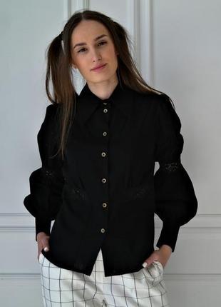 Лляна блузка з мереживом і дерев'яними ґудзиками, блуза з льону3 фото