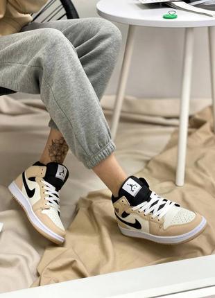 Мужские кроссовки nike jordan retro beige black,найк джордан ретро бежевый не высокая платформа3 фото