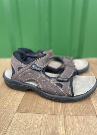 Фірмові сандалі оригінал 40 розмір everest