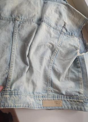 Крутая джинсовая жилетка с шипами zara xs-s2 фото