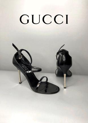 Gucci лаковые чёрные кожаные босоножки на металической шпильке вечерние глэмрок owens rundholz