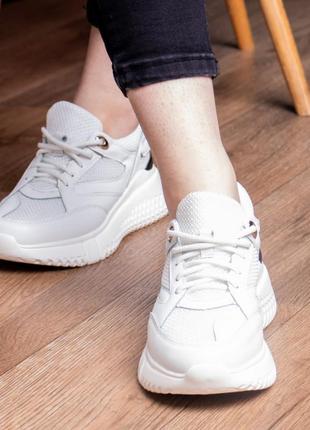 Білі спортивні кросівки жіночі на товстій підошві весняні/літні/осінні - жіноче взуття 20214 фото