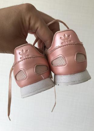 Детские кроссовки adidas на девочку7 фото