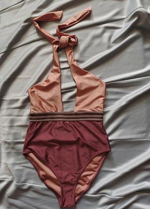 Красивый слитный купальник!