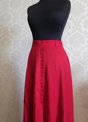 Красная юбка миди с пуговицами спереди2 фото