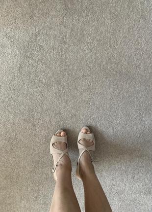 Елегантні босоніжки на підборах замшеві 🌞