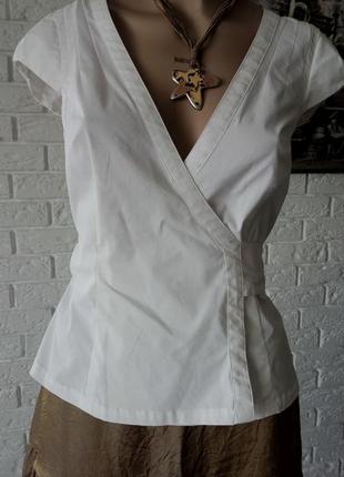 Белая блузка  запахом.1 фото