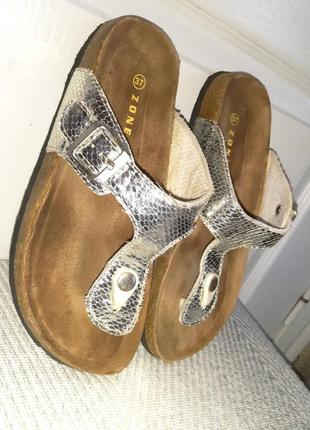 Сланцы серебристые шлепанцы на широкую ногу zone.по стельке 23 см.