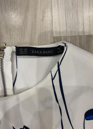 Укороченный топ с застежкой-молнией, цветный принт фирмы zara4 фото