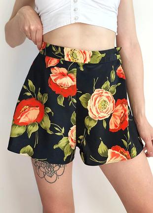 Свободные летние шорты в цветочный принт на высокой посадке 1+1=3