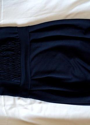 Черное короткое платье-бюстье5 фото