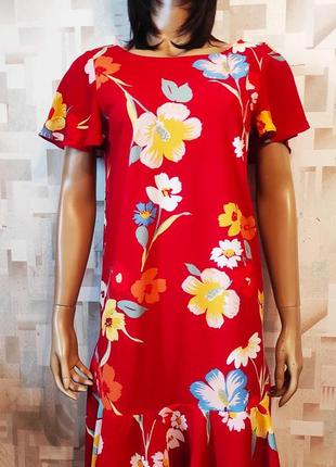 Стильне червоне плаття міді з квітковим принтом і рюшами від next1 фото