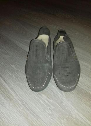 Шкіряні туфлі, мокасини