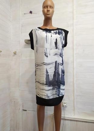 Классное платье туника на подкладке и на молнии на спинке s\m