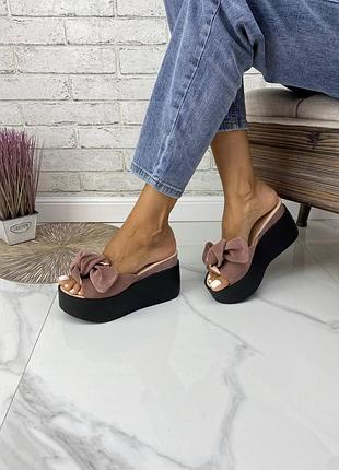 Шлёпки на платформе