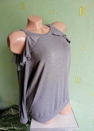 Оригінальна кофточка з відкритими плечима. светр